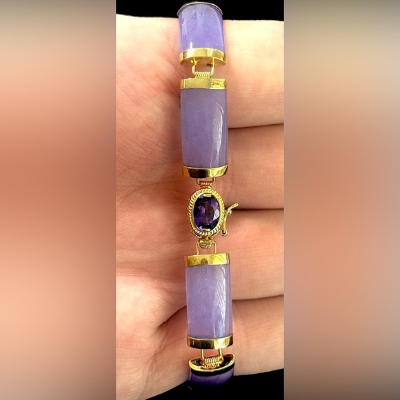 14K Solid Gold Lavender Jade Link Bracelet with Amethyst clasp. - Picture 2 of 5